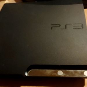 Ps3 2 controllers around 40 games